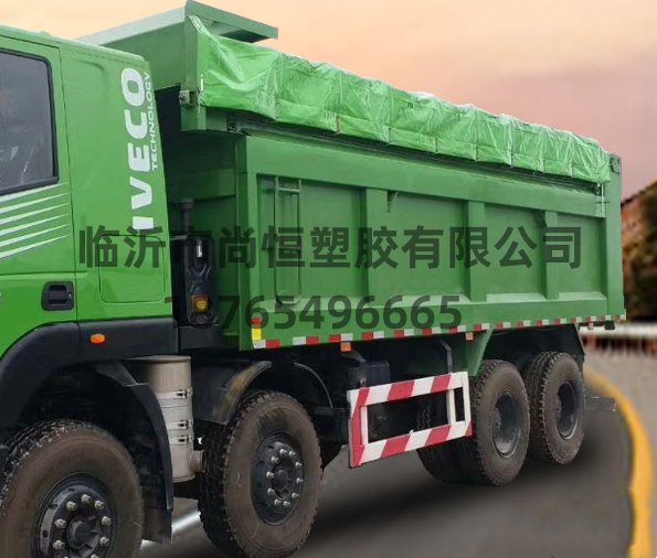 割開(kāi)車(chē)頂超高裝貨？這種做法不可取還違法